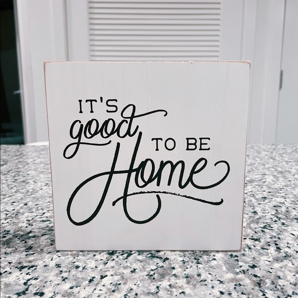 Sratton Home Decor - “It’s good to be home”